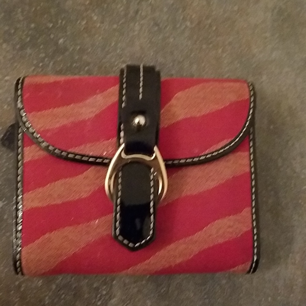 Dooney & Bourke wallet